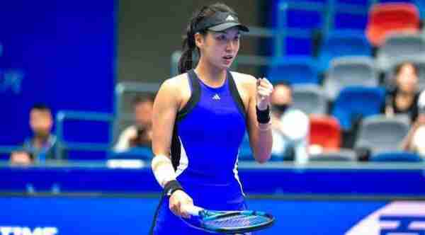 他的脚踝严 他的脚踝严